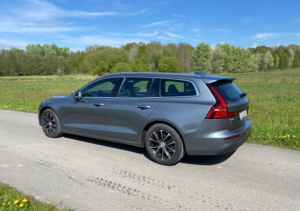 Volvo V60 cena 75000 przebieg: 202000, rok produkcji 2019 z Staszów małe 92